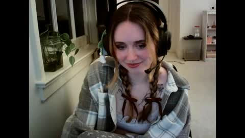 maia online show from May 7, 5:57 am