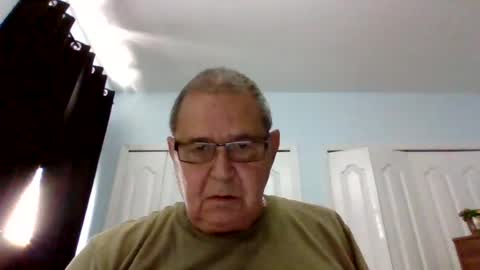Snapshot of machet1 chatting on June 21, 1:24 pm machet1 online show from June 21, 1:24 pm
