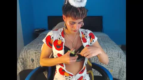 Snapshot of machissex chatting on October 29, 1:35 pm machissex online show from October 29, 1:35 pm