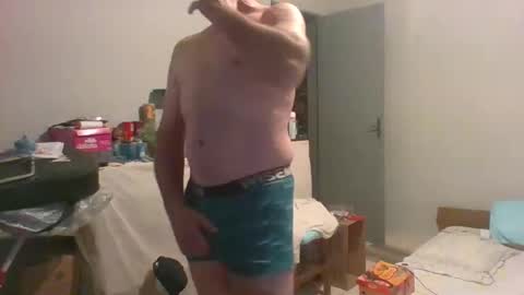 MACHOLIVRE online show from February 18, 7:37 am