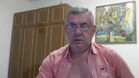 Snapshot of machomale3 chatting on February 15, 11:47 pm Macho online show from February 15, 11:47 pm