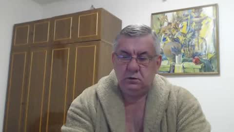 Snapshot of machomale3 chatting on February 17, 8:04 pm Macho online show from February 17, 8:04 pm