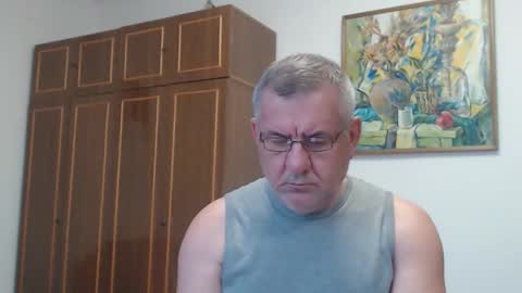 Snapshot of machomale3 chatting on September 28, 3:28 pm Macho online show from September 28, 3:28 pm