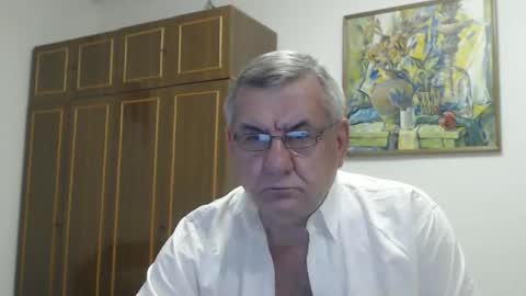 Snapshot of machomale3 chatting on November 17, 10:26 pm Macho online show from November 17, 10:26 pm