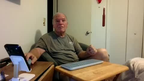 Snapshot of mackdocc001 chatting on June 18, 1:15 pm mackdocc001 online show from June 18, 1:15 pm