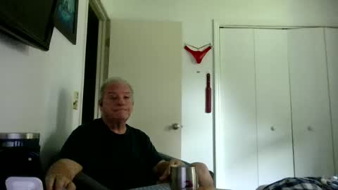 Snapshot of mackdocc001 chatting on June 19, 5:39 pm mackdocc001 online show from June 19, 5:39 pm