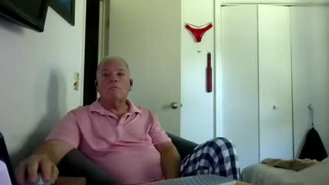 Snapshot of mackdocc001 chatting on July 8, 2:43 pm mackdocc001 online show from July 8, 2:43 pm