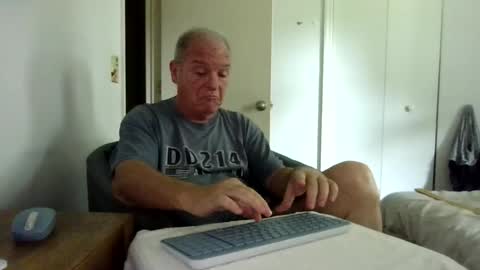 Snapshot of mackdocc001 chatting on July 27, 2:57 pm mackdocc001 online show from July 27, 2:57 pm