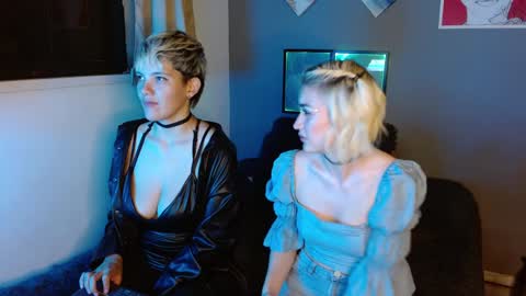 Snapshot of mackenziemoon chatting on February 7, 6:14 am Noah Askew online show from February 7, 6:14 am