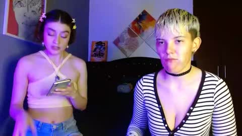 Snapshot of mackenziemoon chatting on October 22, 9:58 pm Noah Askew online show from October 22, 9:58 pm