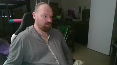Snapshot of mackhere4u chatting on April 28, 12:54 pm mackhere4u online show from April 28, 12:54 pm