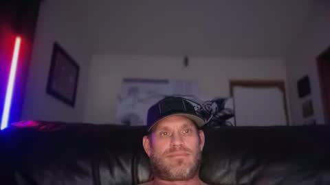 Snapshot of mackincaliallday chatting on October 12, 11:53 am MackinCaliAllDay online show from October 12, 11:53 am