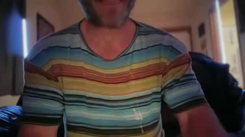 Snapshot of mackincaliallday chatting on October 18, 1:08 am MackinCaliAllDay online show from October 18, 1:08 am