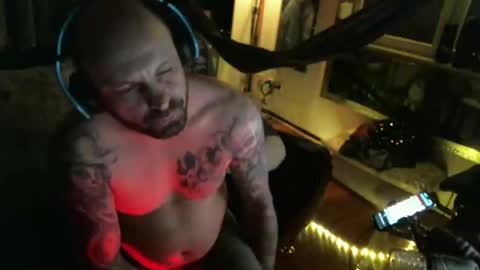 Snapshot of mad_dem0n chatting on March 8, 6:05 pm Manuel online show from March 8, 6:05 pm