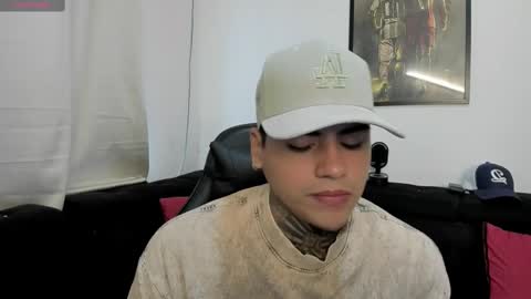 Snapshot of mad_maxxx1 chatting on October 26, 12:00 pm max online show from October 26, 12:00 pm