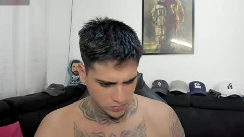 Snapshot of mad_maxxx1 chatting on November 9, 9:13 pm max online show from November 9, 9:13 pm