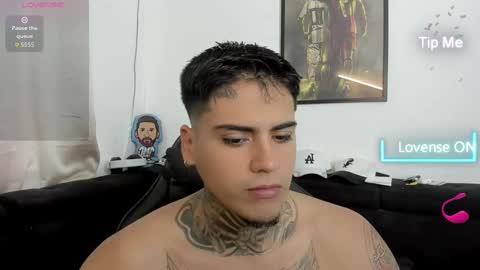 Snapshot of mad_maxxx1 chatting on November 23, 1:44 pm max online show from November 23, 1:44 pm