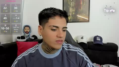 Snapshot of mad_maxxx1 chatting on December 18, 12:33 pm max online show from December 18, 12:33 pm