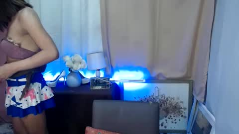 madalina1992 online show from January 13, 8:05 am