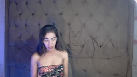 madalina1992 online show from January 18, 2:36 am