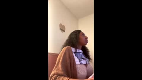 madam_glam online show from December 22, 2:36 pm