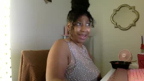 Snapshot of madam_glam chatting on July 15, 4:34 pm madam_glam online show from July 15, 4:34 pm