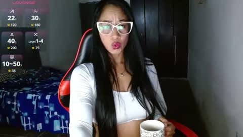 Snapshot of madam_klauss chatting on July 30, 8:24 am EMILY online show from July 30, 8:24 am