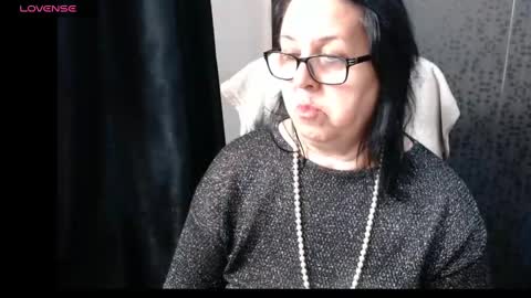 Snapshot of madam_sanjanne chatting on March 6, 9:09 pm Madam Sanjanne online show from March 6, 9:09 pm