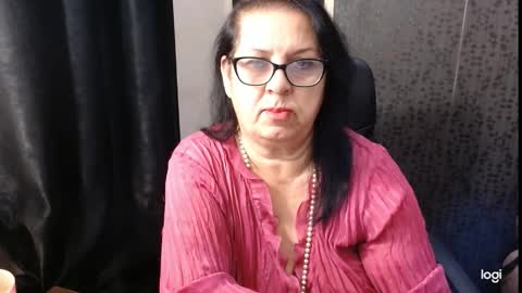 Snapshot of madam_sanjanne chatting on October 9, 3:04 am Madam Sanjanne online show from October 9, 3:04 am