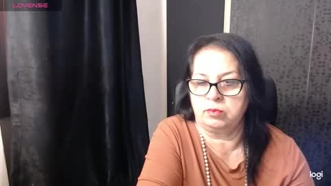 Snapshot of madam_sanjanne chatting on November 3, 5:42 am Madam Sanjanne online show from November 3, 5:42 am