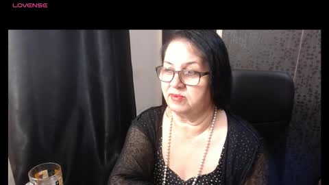 Snapshot of madam_sanjanne chatting on December 18, 8:59 pm Madam Sanjanne online show from December 18, 8:59 pm