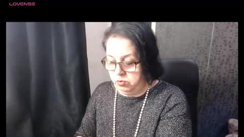 Snapshot of madam_sanjanne chatting on January 6, 2:48 am Madam Sanjanne online show from January 6, 2:48 am