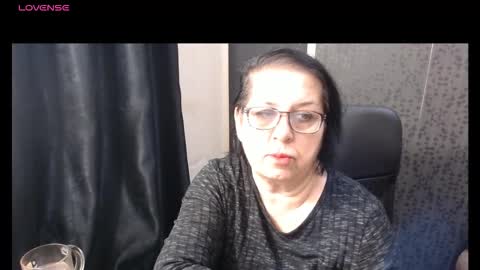 Snapshot of madam_sanjanne chatting on February 19, 6:09 am Madam Sanjanne online show from February 19, 6:09 am