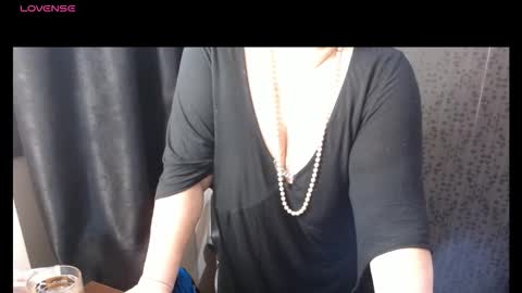 Snapshot of madam_sanjanne chatting on February 25, 7:45 pm Madam Sanjanne online show from February 25, 7:45 pm