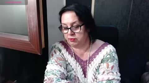 Snapshot of madam_sanjanne chatting on June 18, 7:18 pm Madam Sanjanne online show from June 18, 7:18 pm