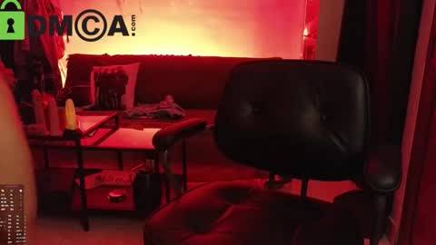 Snapshot of madame_lia chatting on October 18, 9:54 am Madame La online show from October 18, 9:54 am