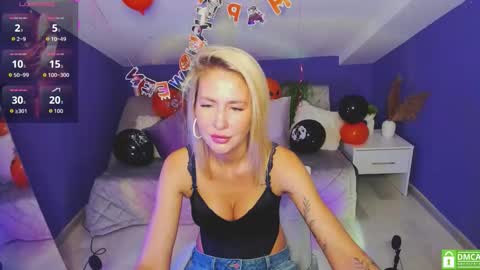 Snapshot of madammilly chatting on October 24, 6:43 am Evelyn online show from October 24, 6:43 am