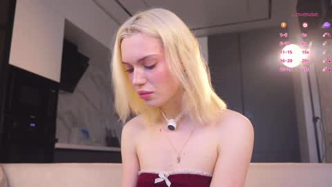 Snapshot of madamorgana chatting on May 16, 4:31 am Fiona online show from May 16, 4:31 am