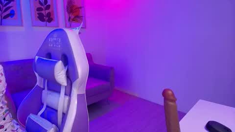 maddie_t18 online show from March 5, 11:28 am