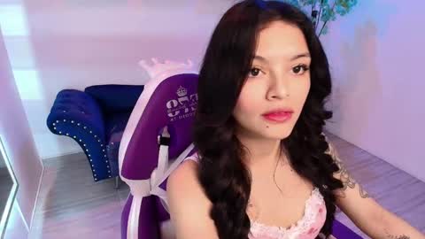 maddie_t18 online show from April 23, 11:31 am