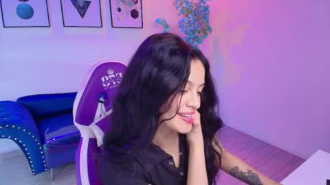 maddie_t18 online show from April 30, 11:38 am