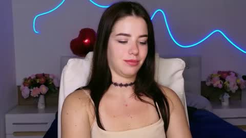 maddieperezz online show from June 18, 4:46 am
