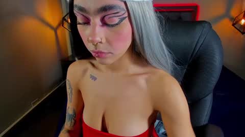 Snapshot of maddiiebrooks chatting on December 5, 10:23 pm Maddie online show from December 5, 10:23 pm