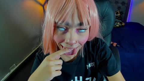 Snapshot of maddiiebrooks chatting on December 6, 2:49 pm Maddie online show from December 6, 2:49 pm