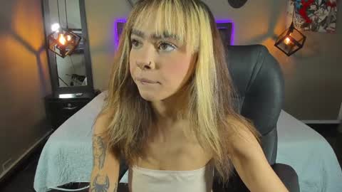 Snapshot of maddiiebrooks chatting on December 18, 2:38 pm Maddie online show from December 18, 2:38 pm