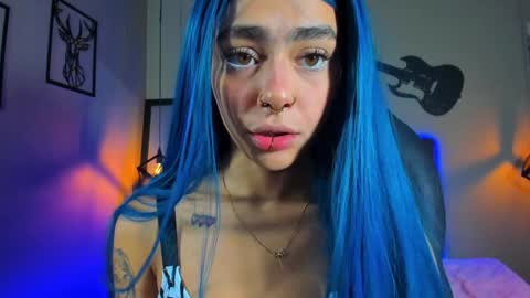 Snapshot of maddiiebrooks chatting on February 5, 1:00 pm Maddie online show from February 5, 1:00 pm