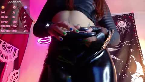 Snapshot of maddilust chatting on March 3, 2:56 pm Miss Lust online show from March 3, 2:56 pm