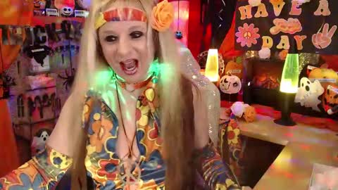 Snapshot of maddisonrae76 chatting on October 30, 12:56 am MaddisonRae online show from October 30, 12:56 am