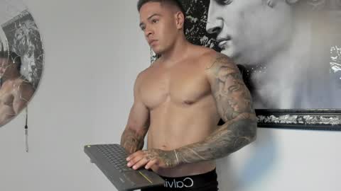 Snapshot of maddox_santana chatting on February 8, 3:30 am Maddox Santana online show from February 8, 3:30 am