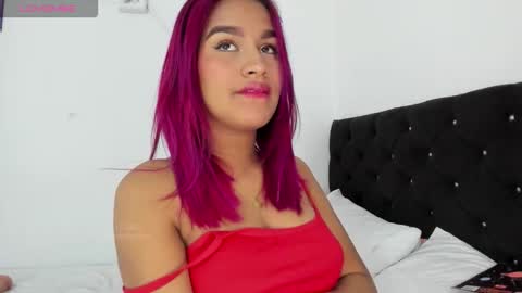 Snapshot of maddy1_1 chatting on December 16, 7:19 pm maddy1_1 online show from December 16, 7:19 pm